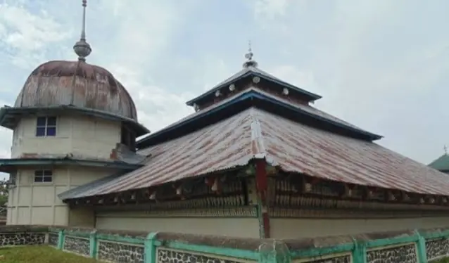 Masjid Keramat Pulau Tengah Kerinci