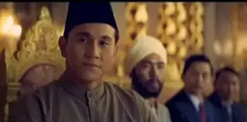 Dibalik Peran Vino G Bastian, Terdapat Kisah Ibundanya yang Mualaf