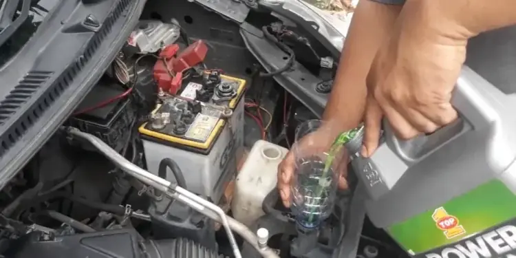Tips Menggantikan Air Radiator dengan Aman