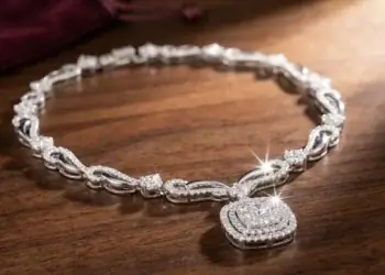 Kalung Berlian Rp300 Juta Hilang di Bandara Soekarno-Hatta