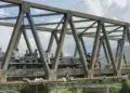 Wako Alfin Sesalkan Masih Banyak Warga Buang Sampah di Jembatan